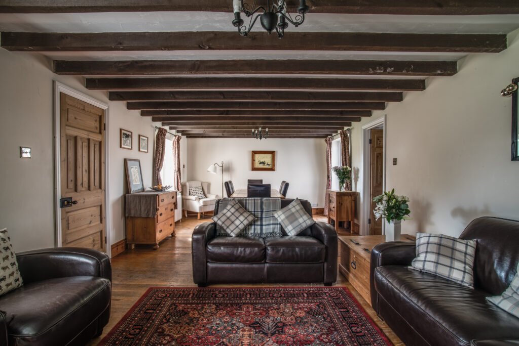 cottage lounge